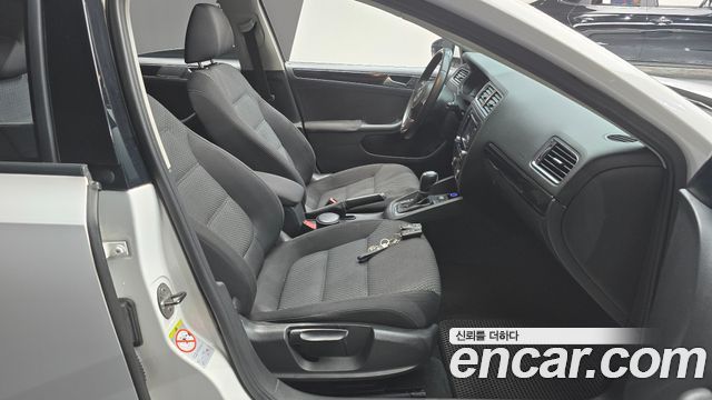 Volkswagen Jetta 2.0 TDI 6th 2012 — фото 10