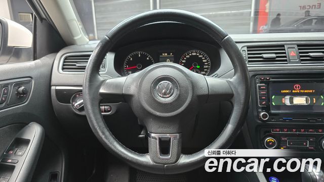 Volkswagen Jetta 2.0 TDI 6th 2012 — фото 14