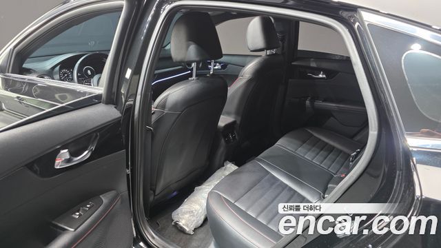 Kia K3 (II) 1.6 Turbo GT 5Door Signature 2024 — фото 11