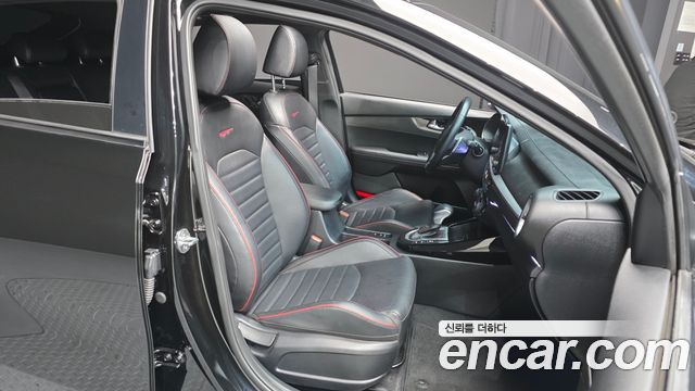 Kia K3 (II) 1.6 Turbo GT 5Door Signature 2024 — фото 12