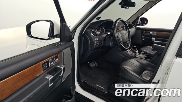 Land Rover Discovery 4 3.0 SDV6 HSE 2016 — фото 11