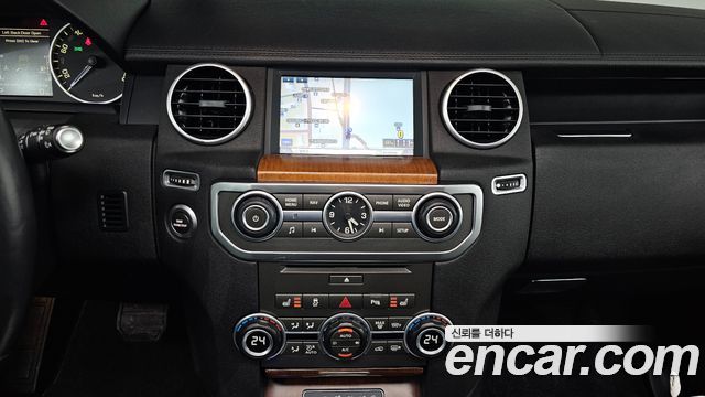 Land Rover Discovery 4 3.0 SDV6 HSE 2016 — фото 14