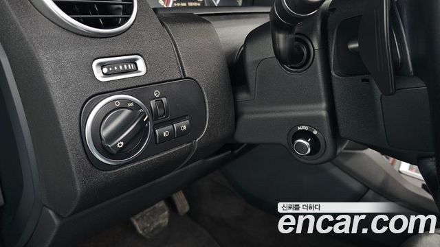 Land Rover Discovery 4 3.0 SDV6 HSE 2016 — фото 18