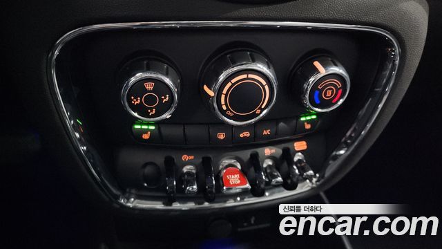 MINI Cooper Clubman Standard 2nd 2020 — фото 15