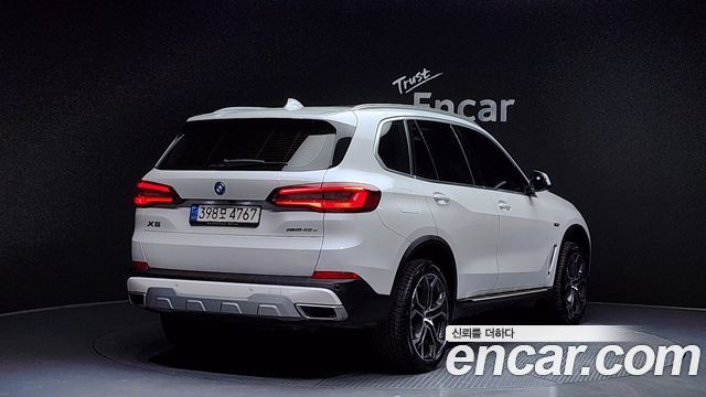 BMW X5 (G05) xDrive 45e xLine 2022 — фото 2