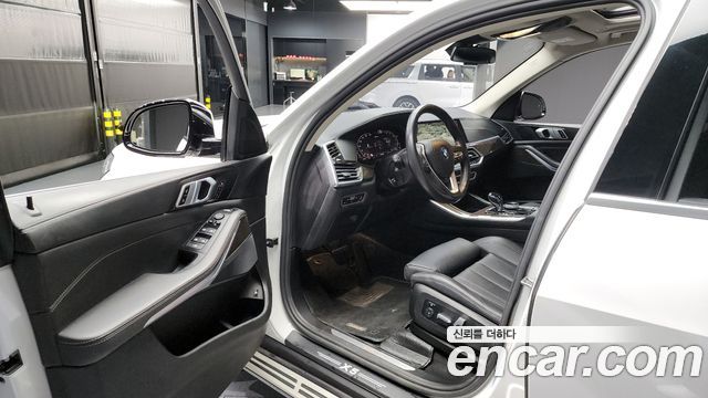 BMW X5 (G05) xDrive 45e xLine 2022 — фото 10