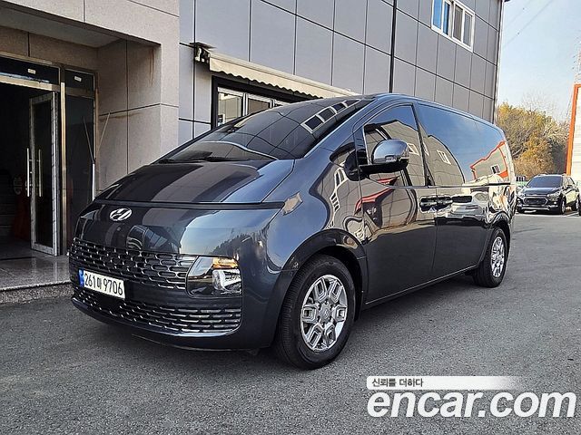 Hyundai Staria 4WD Tourer 9-Seater Modern