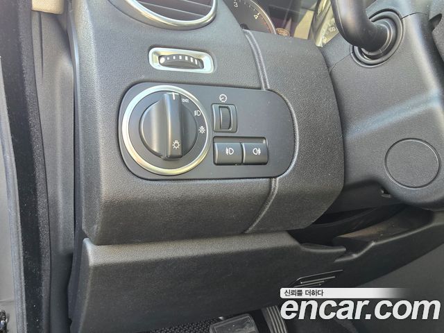 Land Rover Discovery 4 3.0 SDV6 SE 2016 — фото 4