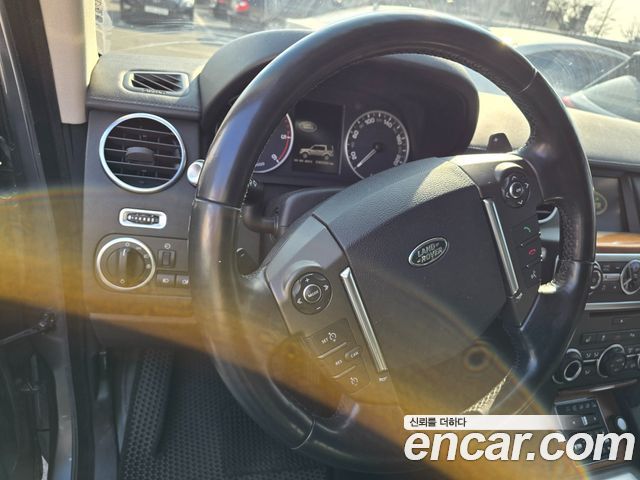 Land Rover Discovery 4 3.0 SDV6 SE 2016 — фото 5