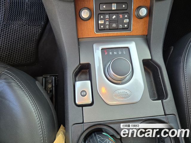 Land Rover Discovery 4 3.0 SDV6 SE 2016 — фото 7