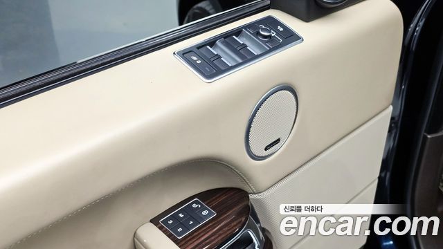 Land Rover Range Rover (IV) 4.4 SDV8 Vogue SE DIESEL 2016 — фото 22