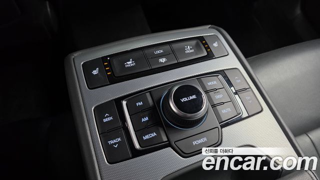 Genesis G80 3.3 GDI AWD Premium Luxury 2018 — фото 19