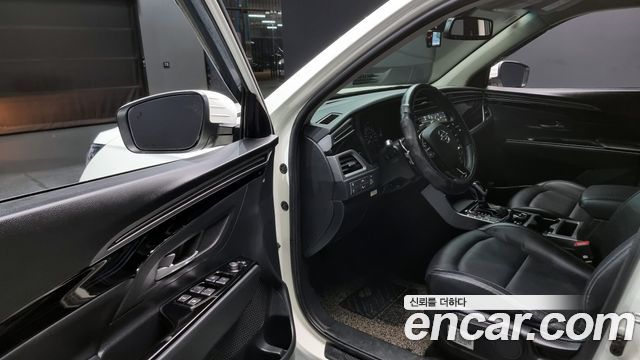 KG Mobility (SsangYong) Beautiful Korando Gasoline 1.5 2WD C5 Plus 2022 — фото 11
