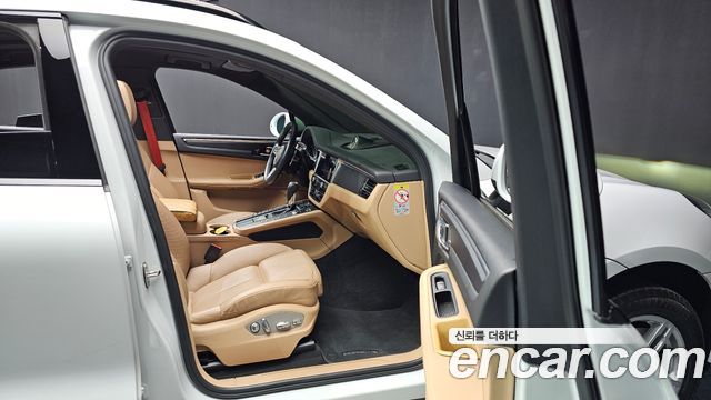 Porsche Macan 2.0 95B 2021 — фото 11