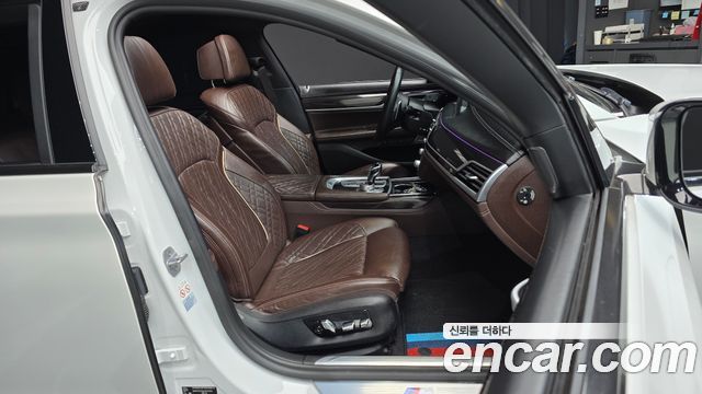 BMW 7 Series (G11) 730d xDrive M Sport 2020 — фото 12