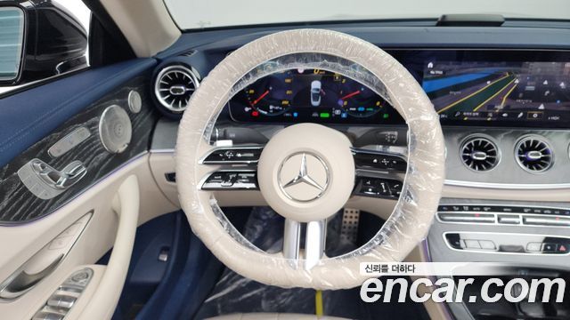 Mercedes-Benz E-Class (W213) E450 4MATIC Cabriolet 2023 — фото 13