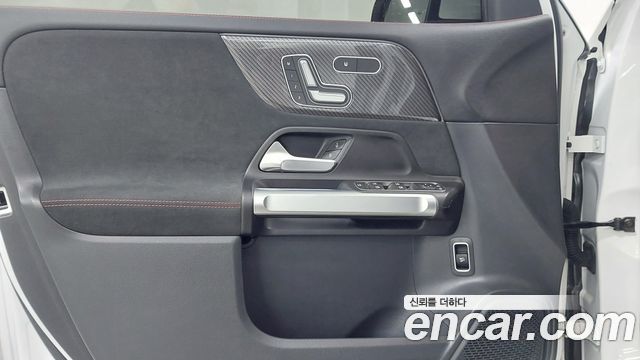 Mercedes-Benz GLB-Class (X247) AMG GLB35 4MATIC 2022 — фото 19