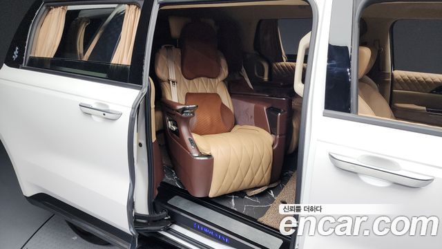 Kia Carnival (IV) Diesel 9-Seater Hi-Limousine(Special Vehicle) 2022 — фото 12