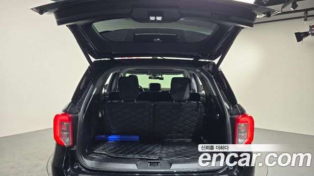Ford Explorer (VI) 2.3 LimIted 4WD 2020 — фото 20