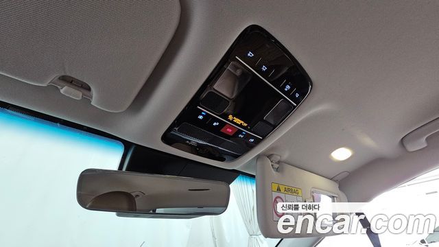 Hyundai Grandeur (GN7) 2,5 Gasoline 2WD Premium 2023 — фото 17