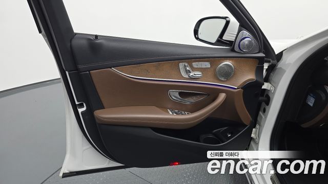 Mercedes-Benz E-Class (W213) E250 Exclusive 2021 — фото 24