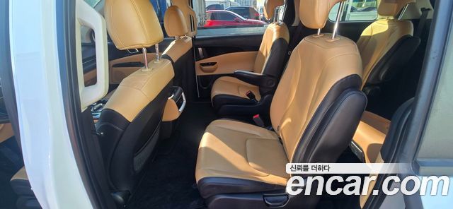 Kia Carnival (IV) Diesel 9-Seater Prestige 2023 — фото 19