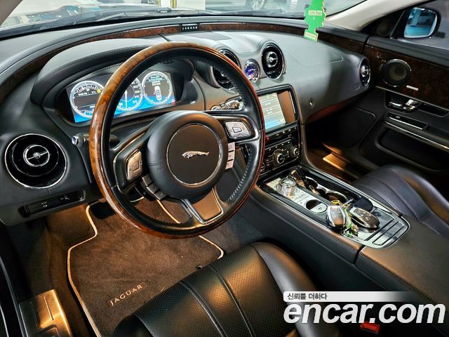 Jaguar XJ 3.0D Premium Luxury LWB X351 2011 — фото 18