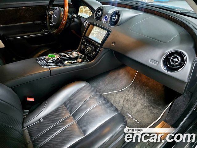 Jaguar XJ 3.0D Premium Luxury LWB X351 2011 — фото 24