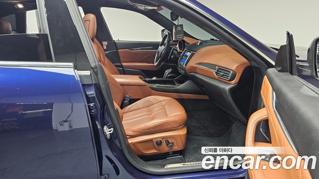 Maserati Levante 3.0 S AWD GranSport 2019 — фото 11