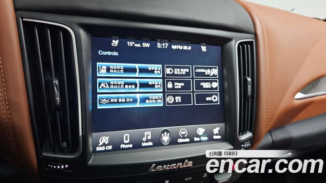 Maserati Levante 3.0 S AWD GranSport 2019 — фото 17