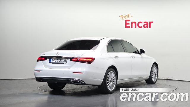 Mercedes-Benz E-Class (W213) E250 Exclusive 2023 — фото 2