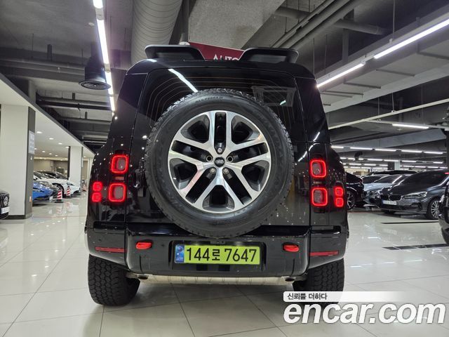 Land Rover Defender (L663) 90 P400 X 2025 — фото 4