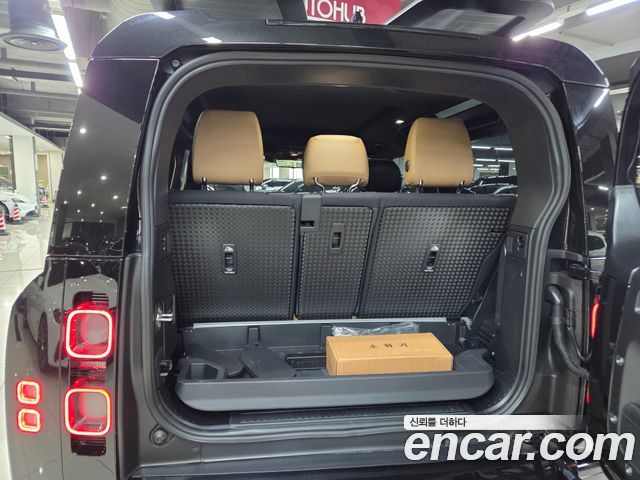 Land Rover Defender (L663) 90 P400 X 2025 — фото 6