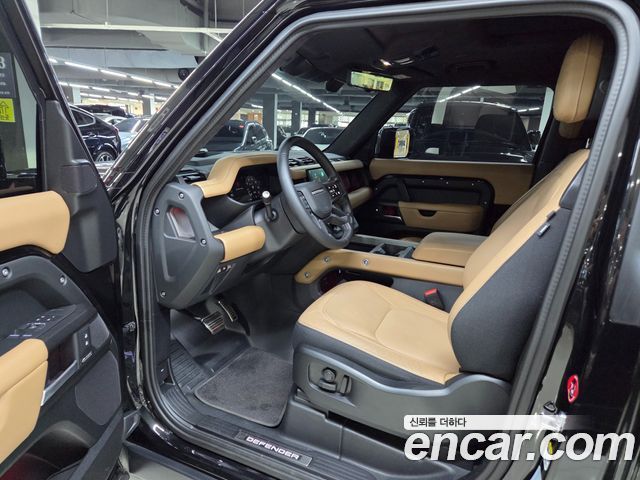 Land Rover Defender (L663) 90 P400 X 2025 — фото 7