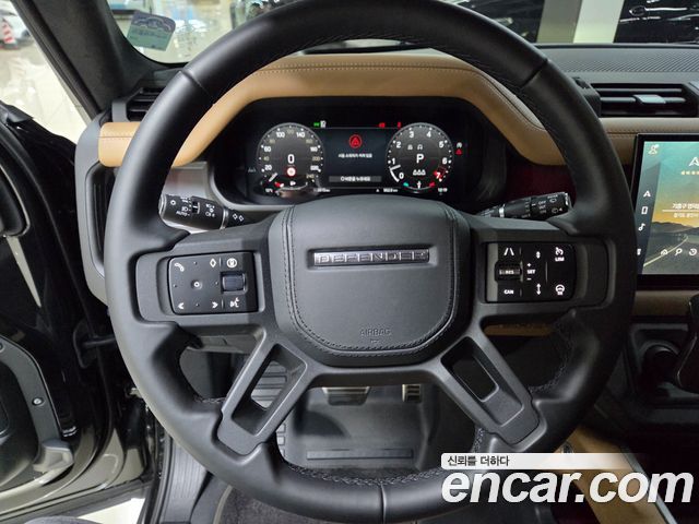 Land Rover Defender (L663) 90 P400 X 2025 — фото 9