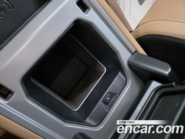 Land Rover Defender (L663) 90 P400 X 2025 — фото 17