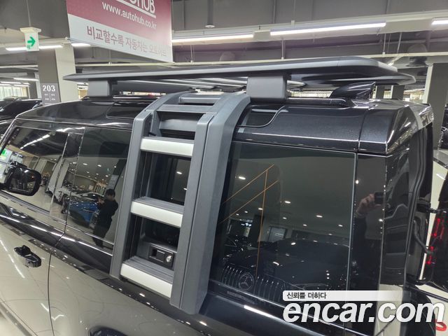 Land Rover Defender (L663) 90 P400 X 2025 — фото 22
