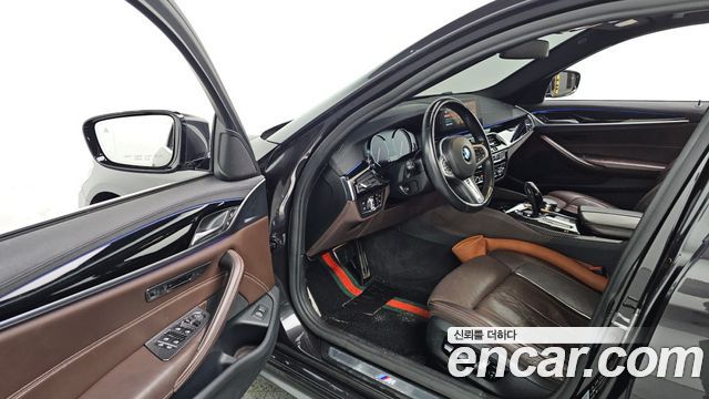 BMW 5 Series (G30) 520d xDrive M Sport Package Plus 2018 — фото 10