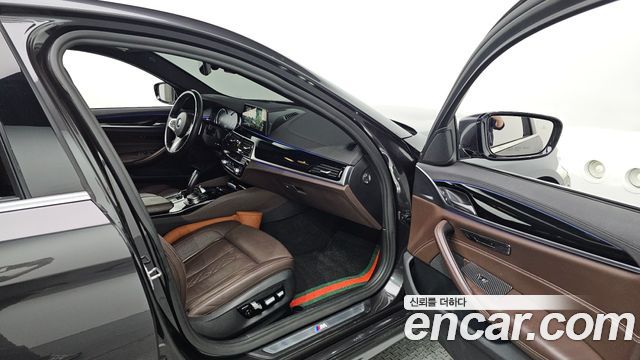 BMW 5 Series (G30) 520d xDrive M Sport Package Plus 2018 — фото 11