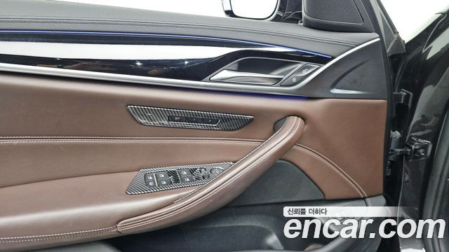 BMW 5 Series (G30) 520d xDrive M Sport Package Plus 2018 — фото 18