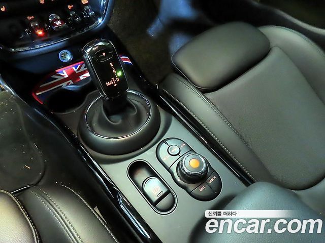 MINI Cooper Clubman Classic 2nd 2022 — фото 16