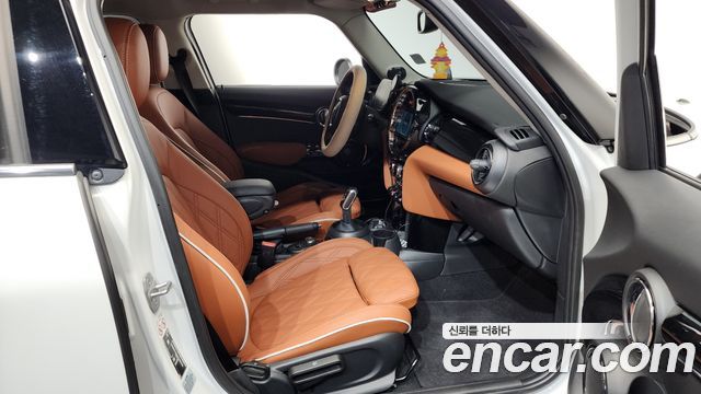 MINI Cooper S Classic Third Generation 2023 — фото 15