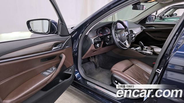 BMW 5 Series (G30) 530i xDrive Luxury Plus 2020 — фото 10
