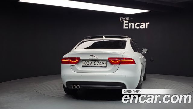 Jaguar XE 20d R-Sport 2018 — фото 4