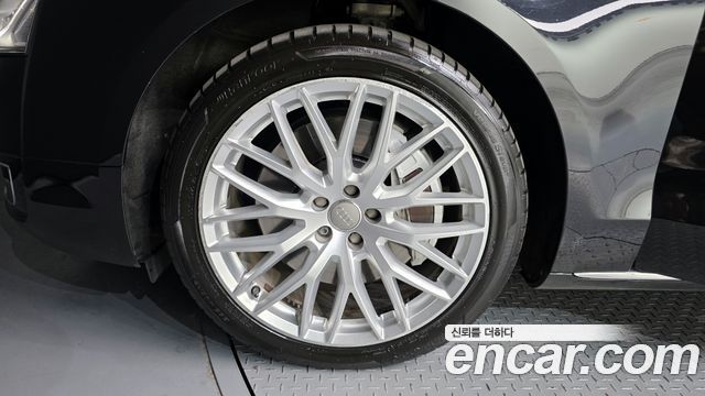 Audi A8 60 TFSI Quattro LWB D4 2015 — фото 5