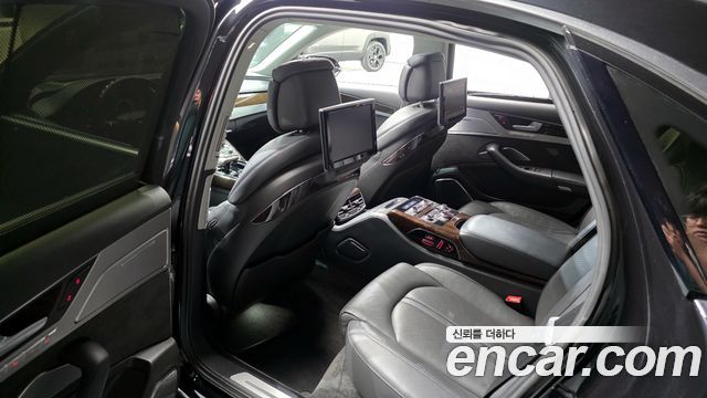 Audi A8 60 TFSI Quattro LWB D4 2015 — фото 11