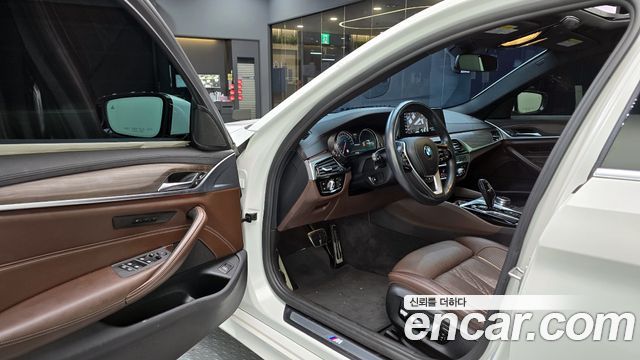 BMW 5 Series (G30) 530i M Sport Package Plus 2018 — фото 11