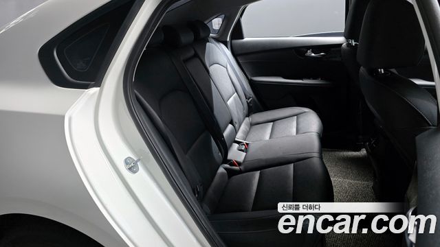Kia K3 (II) 1.6 Prestige 2024 — фото 12