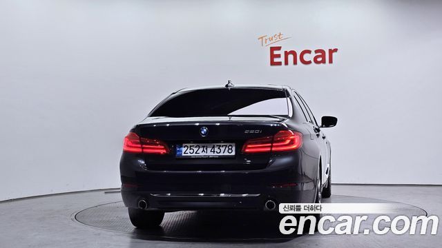 BMW 5 Series (G30) 520i Luxury 2019 — фото 4