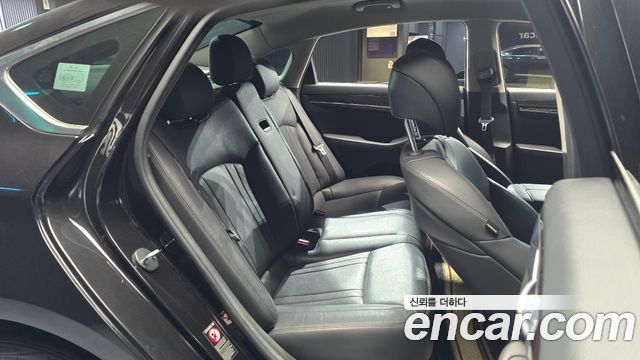 Genesis G80 3.3 GDI AWD Luxury 2018 — фото 12
